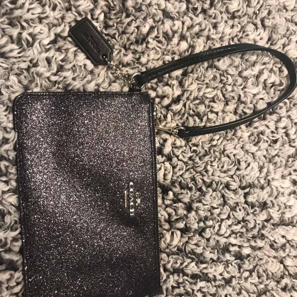 Coach wristlet - Picture 3 of 3